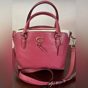✨NEW/Tags✨Coach Pebbled Leather Handbag/Crossbody with Gold Tone Hardware